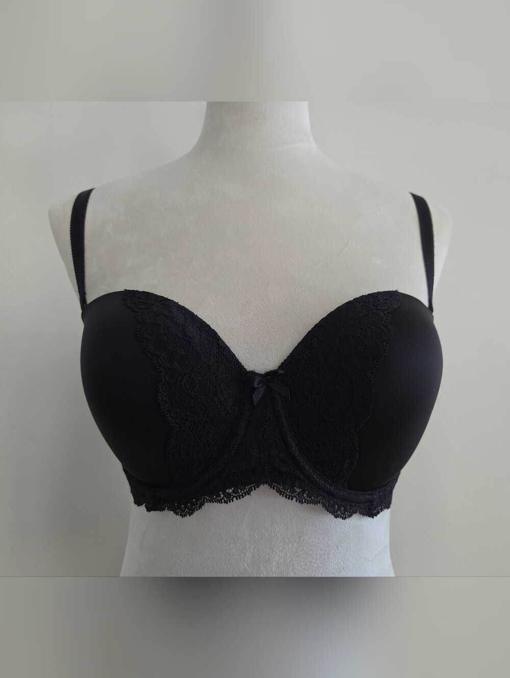 Victoria's Secret Dream Angels Black Lace Underwire Push-Up Bra